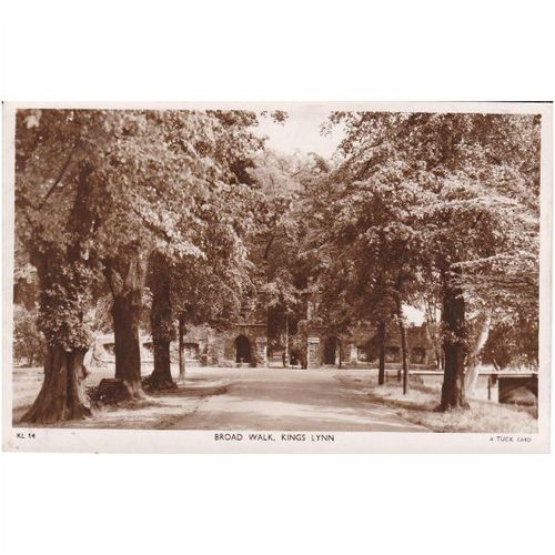 The Broad Walk, Kings Lyn Norfolk Postcard (NFK3092)