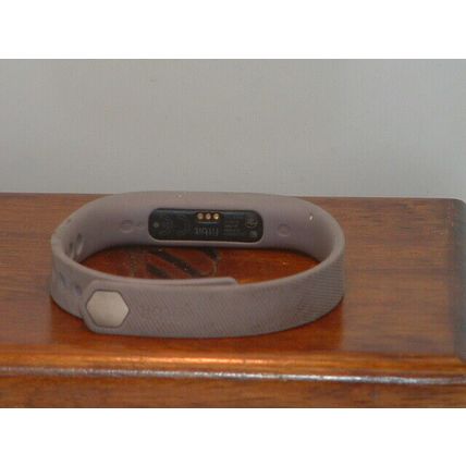 Pre-Owned Slim Grey Fitbit Smartband (For Parts)