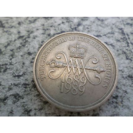 UK / GB - a 1989 £2 (two pound) coin - Bill of Rights