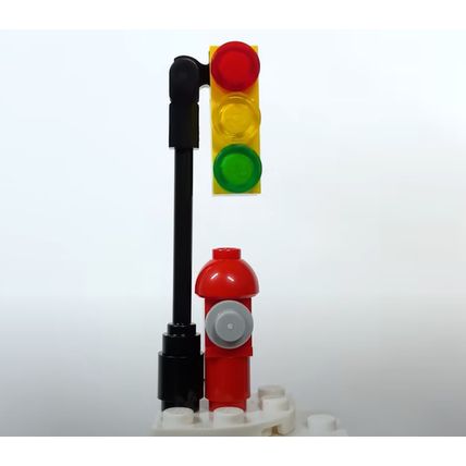 NEW Marvel Lego Spider-Man City Traffic Light, Street Sign & Newspaper Dispenser