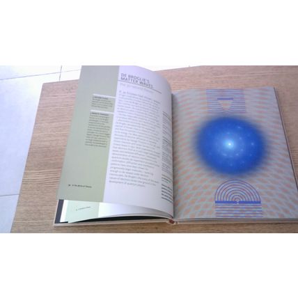 30-SECOND QUANTUM THEORY. Edited by Brian Clegg (1st Edn H/B) Icon Books 2014