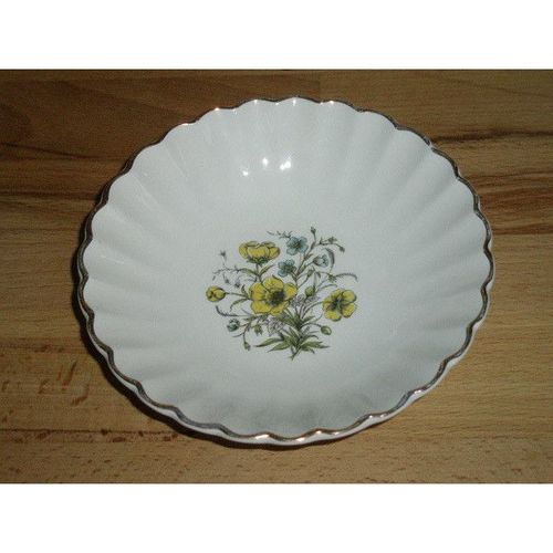 J & G Meakin Classic White Floral Dish