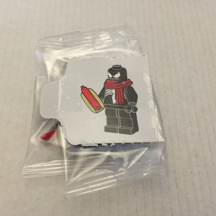 NEW Marvel Holiday Venom Minifigure with Hotdog and Hotdog Cart Mini Set