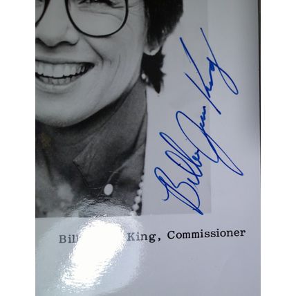 Tennis star Billie Jean King SIGNED photo - original 7x5