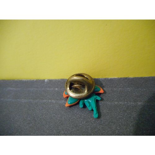 Flower Lapel Pin,Plastic