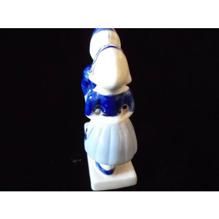 Blue and White Kissing Couple Figurine Holland