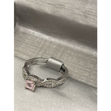 Cross Cross Accented Band W/Square Pink Center- Bomb Party -Rhodium Pl Band Sz10