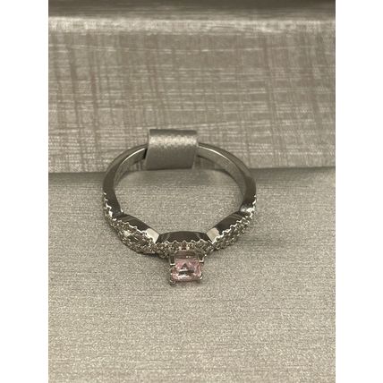Cross Cross Accented Band W/Square Pink Center- Bomb Party -Rhodium Pl Band Sz10
