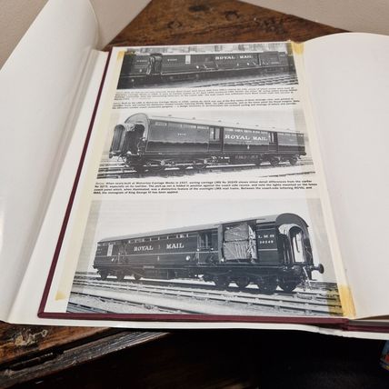 An Illustrated History of LMS Standard Coaching Stock Vol 3 Jenkinson Essery HB