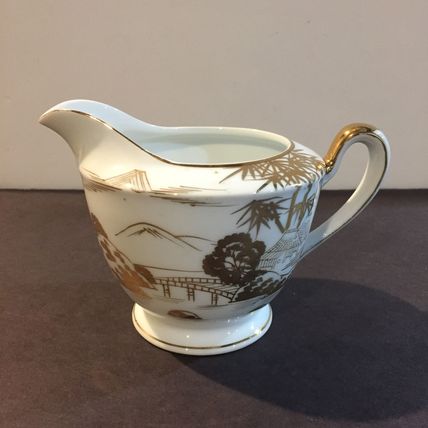 Kutani (KUT ?-series ID unknown) Hand-Painted Gold on White Creamer