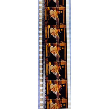 Pk GEB - U - MIX - B 036j . 1 STRIP OF 5 - 35MM FILM CELLS. ( BATMAN & ROBIN )