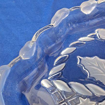 Mikasa POINSETTIA BASKET Open Candy DISH Christmas Plate Frosted Nut Bowl Sweet