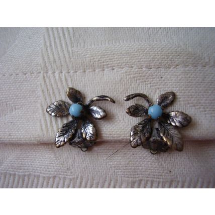 Vintage Earrings Turquoise Cabochon to Horse Chestnut Leaf 1940's Retro Clip-on