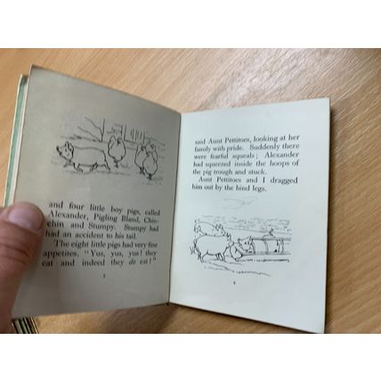 1967 BEATRIX POTTER "THE TALE OF PIGLING BLAND" BOOK (P2)