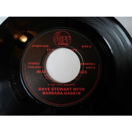 7" 1981. DAVE STEWART WITH BARBARA GASKIN . IT'S MY PARTY.STIFF. FIRST PRESS.EX