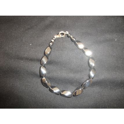 Beautiful 7.5" Hematite twist bead bracelet centred balancing grounding 19cm