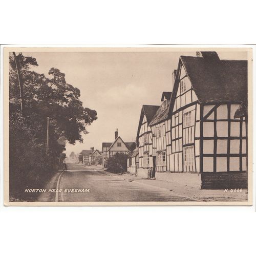 Norton near Evesham Worcestershire Postcard 4666