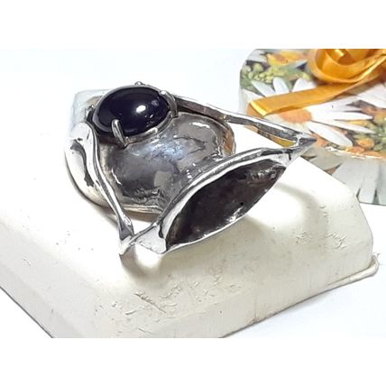 Vintage handmade Natural Oval Onyx cab urn Sterling Silver 18 gram Brooch #18836