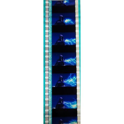 S.W. Clone Wars. Pk HCH - C057e . - 1 STRIP OF 5 - 35MM FILM CELLS