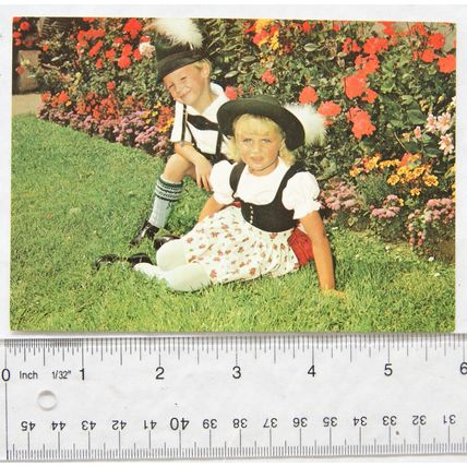 old German postcard Auf der grünen Wiese - Two Children