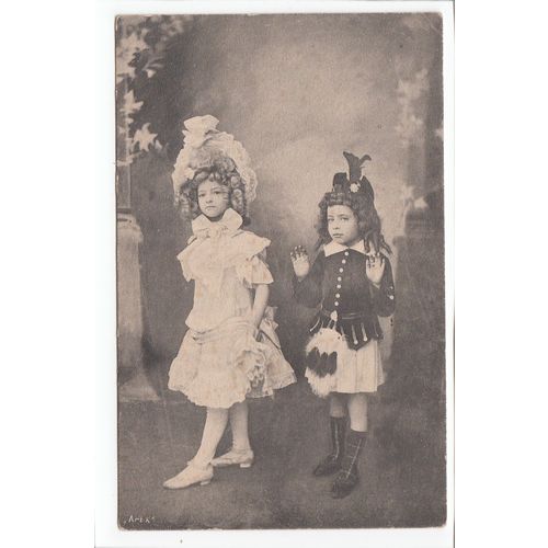 Two Children Finely Dressed Postcard G89