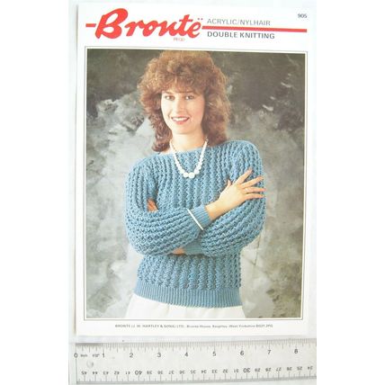 Vintage: Bronte 905 ladies long sleeved lacy sweater, DK