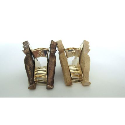 Smaller real wood and metal hair claw clip for fine thin hair