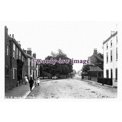 pu1597 - Hatfield High Street , Bay Horse Inn to left - Yorkshire - print 6x4