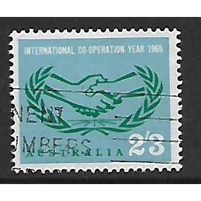 AUSTRALIA 1965 INTERNATIONAL COOPERATION YEAR 2s.3d GREEN BLUE SG380 FINE USED2