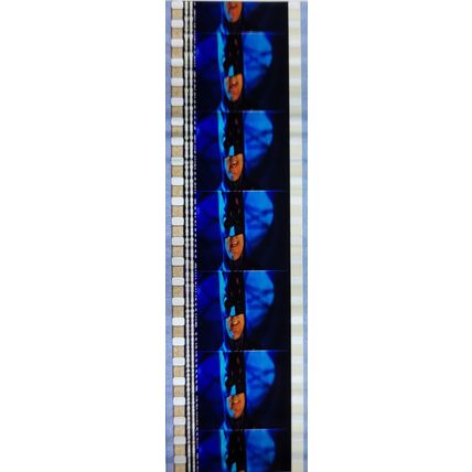 Pk GEB - U - MIX - a 020T . 1 STRIP OF 5 - 35MM FILM CELLS. ( BATMAN & ROBIN )