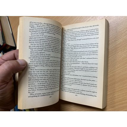 1974 LEO TOLSTOY "WAR AND PEACE" VOLUME 1 PENGUIN FICTION PAPERBACK BOOK (P3)
