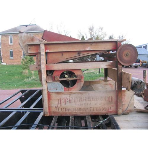 A. T. Ferrell & Co. / Clipper grain cleaner Mill