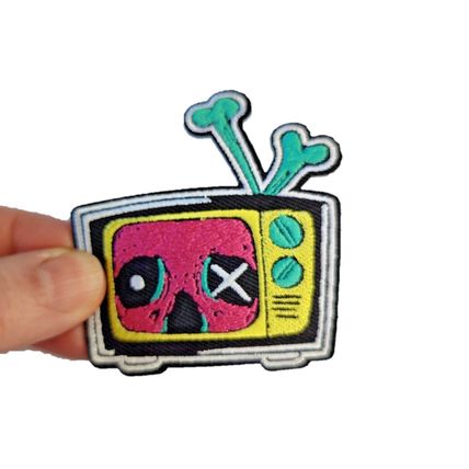 Gothic TV Iron On Patch Skull Badge Embroidered 6.3 cm x 7 cm Fun Horror P206