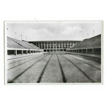 Berlin Olympics. Reichssportfeld. Schwimmstadium.