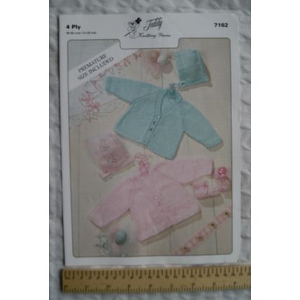 1997 Teddy Knitting Yarns 7162 matinee set, 4 ply, 30-50 cm premature