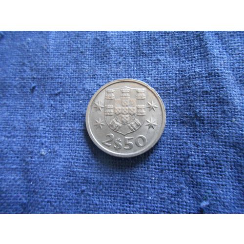 1984 PORTUGAL 2.5 ESCUDOS COIN.