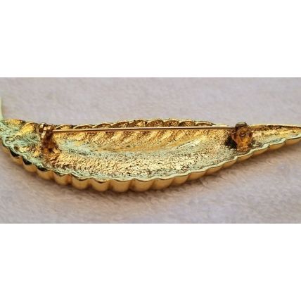 Gold Tone Feather Brooch