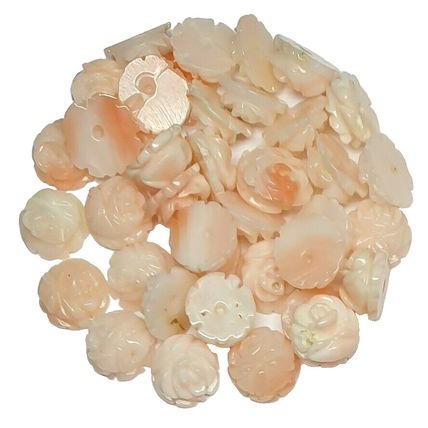 52277.0 40 Carved 6.5 mm Vintage Coral Harvested from the Sea 1970's to 1980's