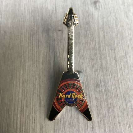 Hard Rock Hotel Cafe pin LAS VEGAS flying V Guitar Roulette Wheel Casino 1990s