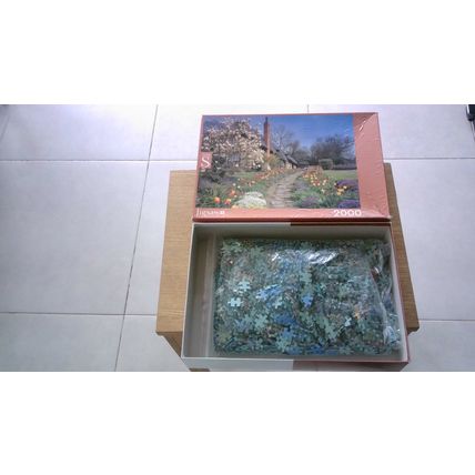 COTTAGE, EASTNOR, HEREFORDSHIRE Jigsaw Puzzle (2000 Piece) W H Smith.