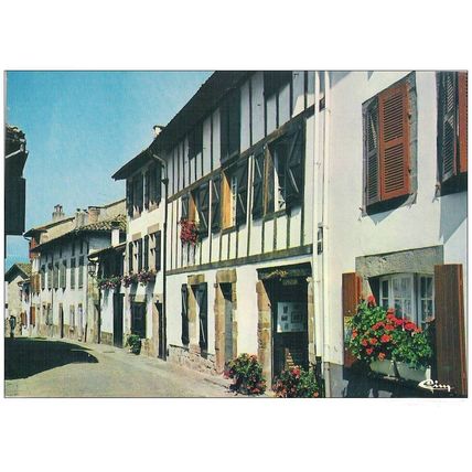 64 - Saint-Jean-Pied-de-Port - la rue de la citadelle