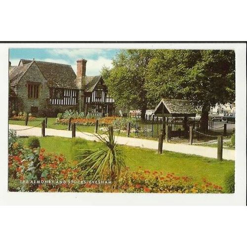 Worcestershire EVESHAM Almonry & Stocks Postcard by Salmon (1-25-05-06G)
