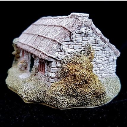 Lilliput Lane Magilligans Cottage Collectable Vintage Ornament