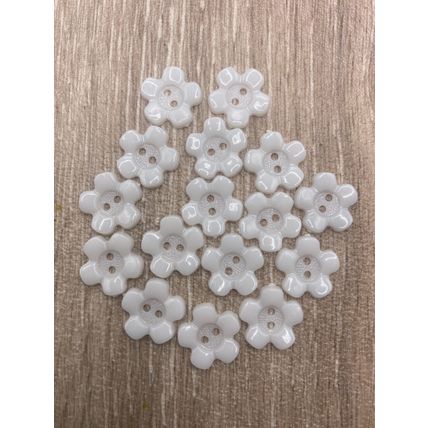15mm White Baby and Children's Flower Buttons 2 Hole Acrylic Cardigans Knitting