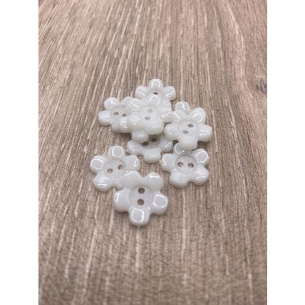 15mm White Baby and Children's Flower Buttons 2 Hole Acrylic Cardigans Knitting