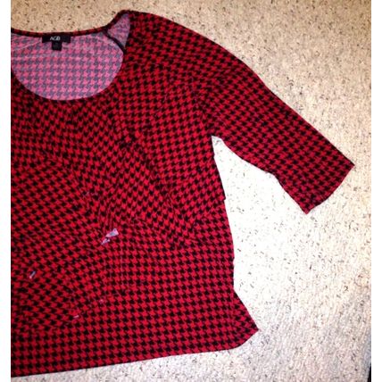 AGB Women Blouse Size XL Red & Black Wrinkle Free Stretchy Material 3/4 Sleeves