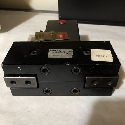 NEW OLD PHD Heavy Duty Cylinder Parallel Gripper 7970-03-6101 038288-04 408,BT