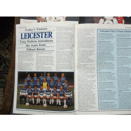 3 FOOTBALL PROGRAMMMES MANCHESTER UNITED REVIEW 1986-87 LEICESTER FLUMINENSE