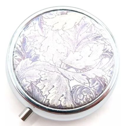 William Morris Silver Leaf Design Pill Box 2 CM 3 Compartments Gift Ststic Liner