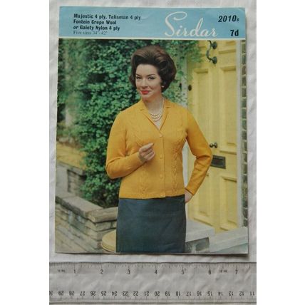 Vintage: Sirdar 2010 lady's jacket, 4 ply, 34-42 inch